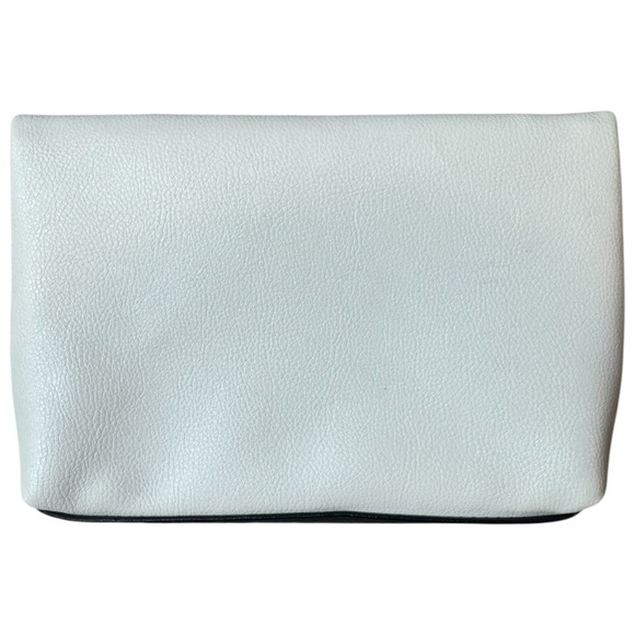 Diptyque Qatar Airways Exclusive White Folding Cosmetic Pouch Bag - Picture 4 of 9